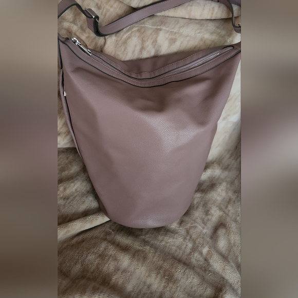 Adjustable Bucket/ Slouch Bag / Hobo Bag - Picture 12 of 15